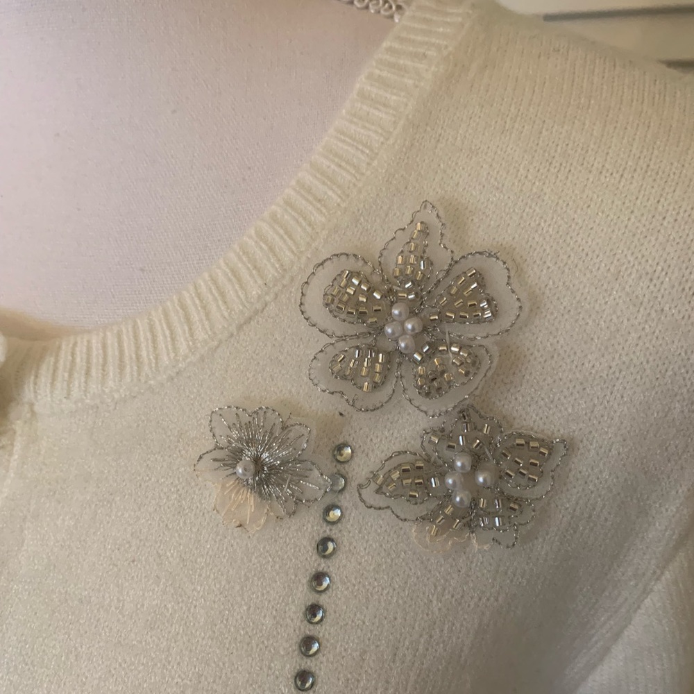 Badgley Mischka Embellished Cream Cardigan with Ruffle Trim Size XL NWT - Picture 8 of 14